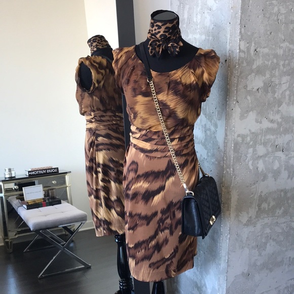 Diane Von Furstenberg Dresses & Skirts - Diane von Furstenberg Jamila Tiger Stripe Dress